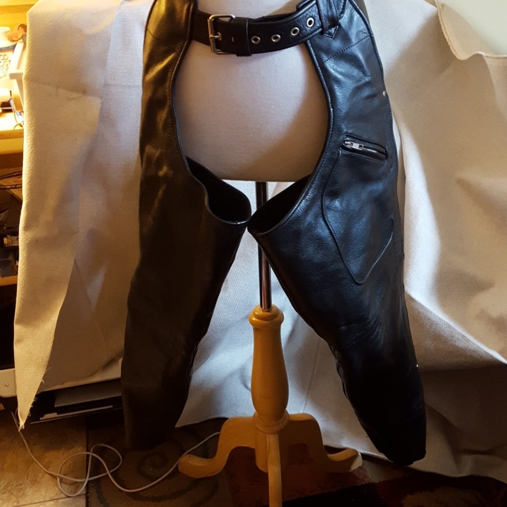 Leather motorcycle chaps